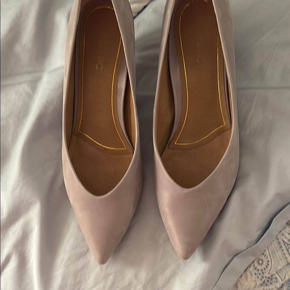 Vionic Women's Light Grey Pointed Toe Kitten Heels Kit Jose NIB size 9.5